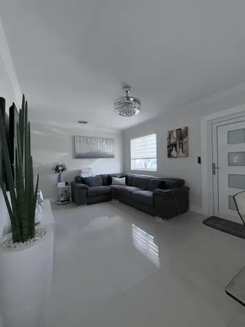 9235 SW 41st Street Miami FL 33165