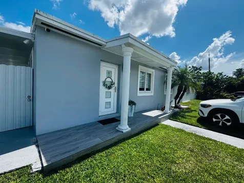 9235 SW 41st Street Miami FL 33165