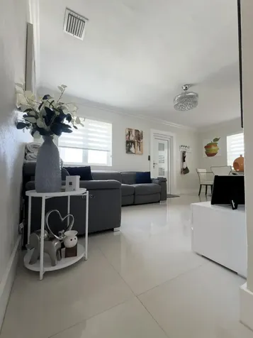 9235 SW 41st Street Miami FL 33165