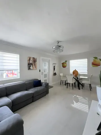 9235 SW 41st Street Miami FL 33165