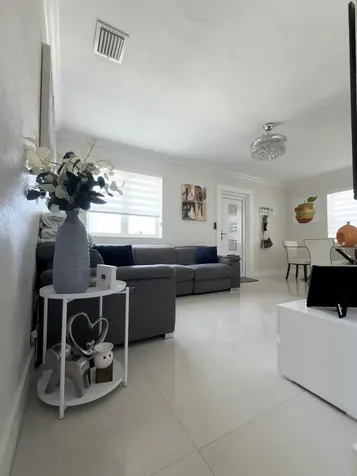 9235 SW 41st Street Miami FL 33165
