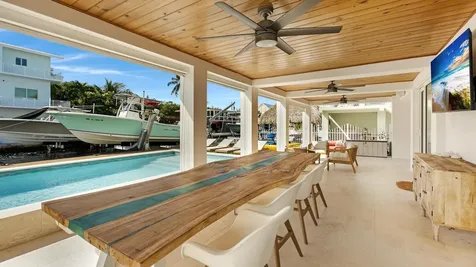 704 Grouper Lane Key Largo FL 33037