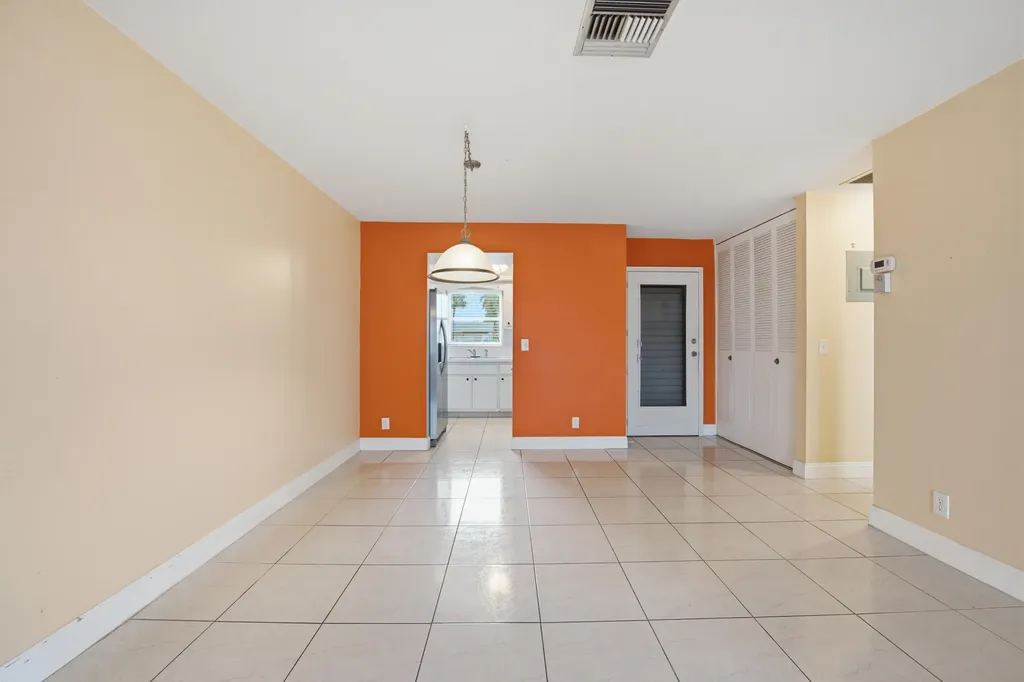 2789 Ashley Drive W West Palm Beach FL 33415