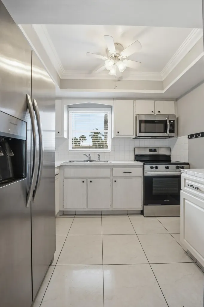 2789 Ashley Drive W West Palm Beach FL 33415
