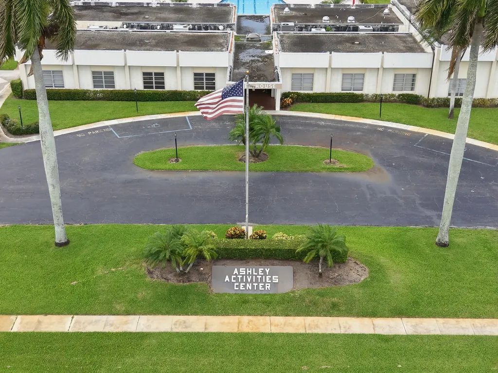 2789 Ashley Drive W West Palm Beach FL 33415