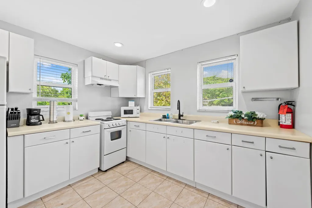 1947 Adams Street Hollywood FL 33020