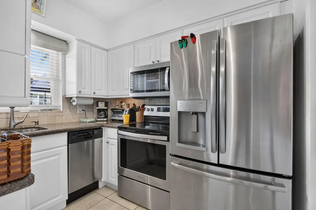 298 SE 6th Avenue Pompano Beach FL 33060