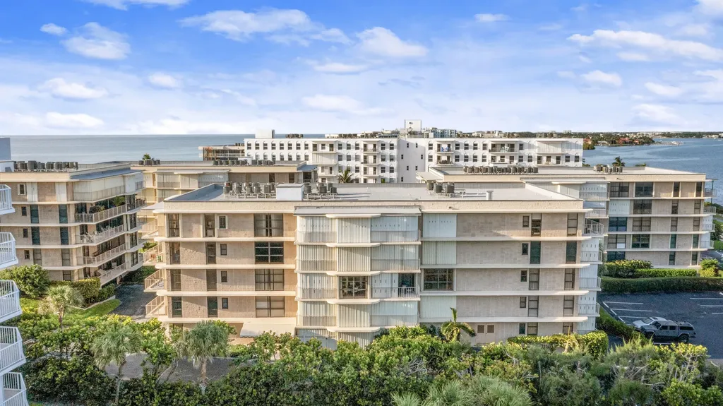3200 S Ocean Boulevard Palm Beach FL 33480