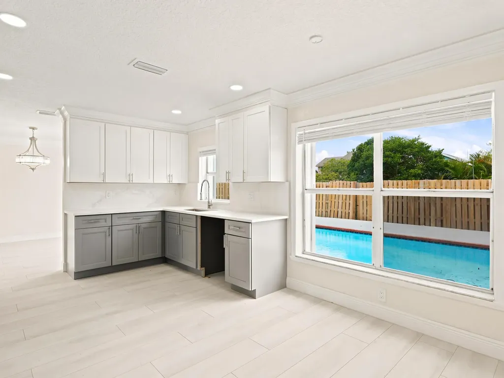3157 NW 120th Way Sunrise FL 33323