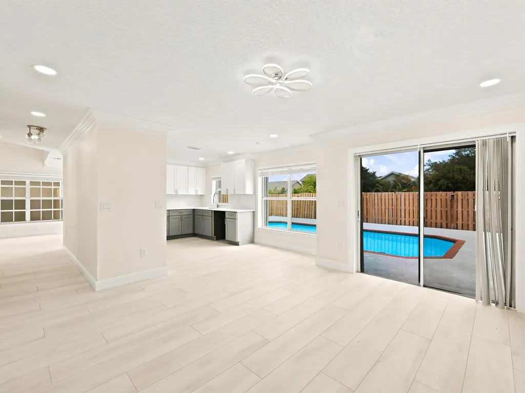 3157 NW 120th Way Sunrise FL 33323