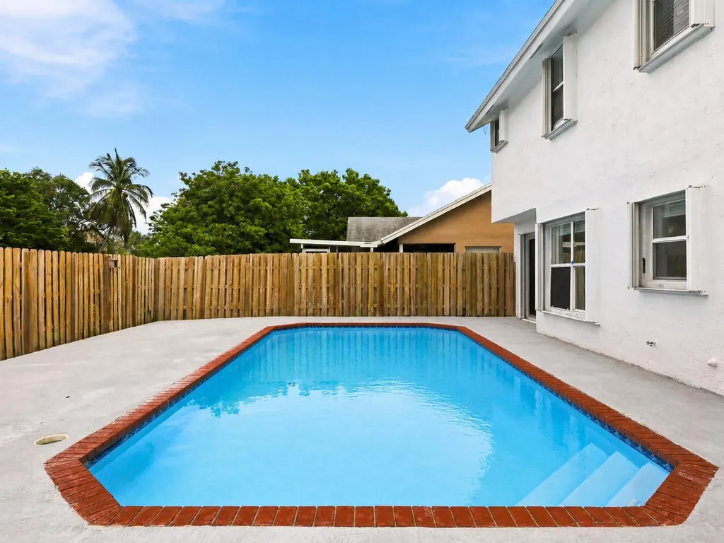 3157 NW 120th Way Sunrise FL 33323