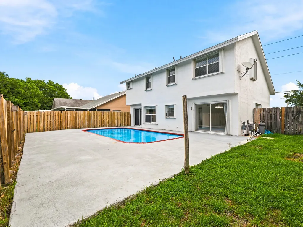 3157 NW 120th Way Sunrise FL 33323