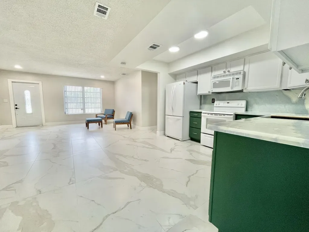 5630 Hollywood Boulevard Hollywood FL 33021