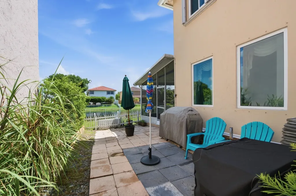 9807 NW 20th Street Pembroke Pines FL 33024