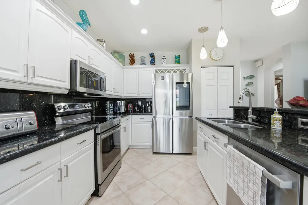9807 NW 20th Street Pembroke Pines FL 33024