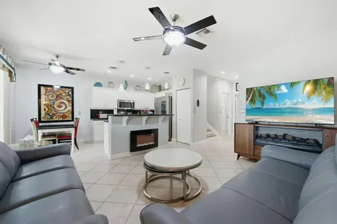 9807 NW 20th Street Pembroke Pines FL 33024