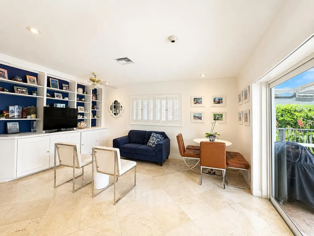 1111 SW Pepperridge Terrace Boca Raton FL 33486