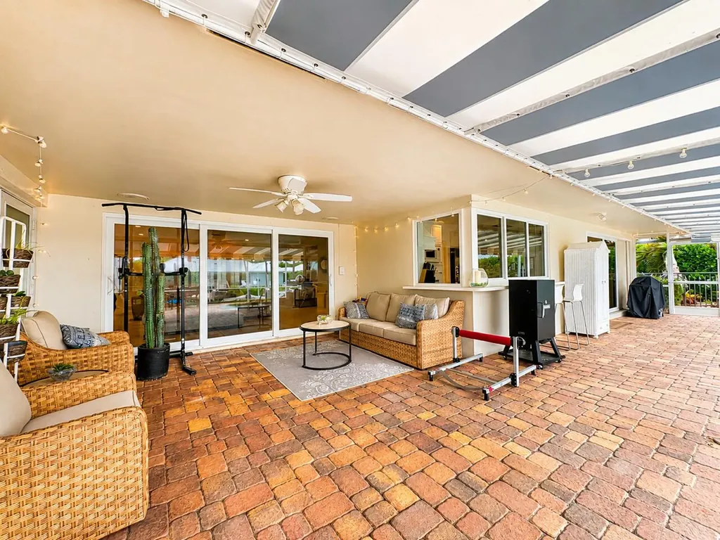 1111 SW Pepperridge Terrace Boca Raton FL 33486