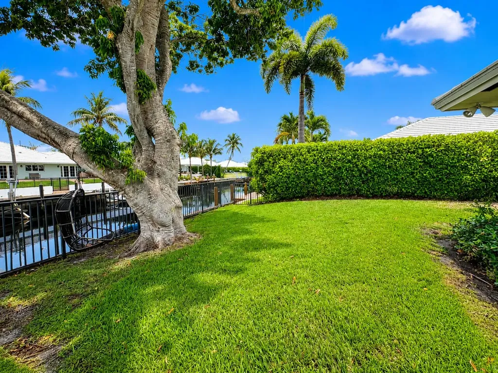 1111 SW Pepperridge Terrace Boca Raton FL 33486
