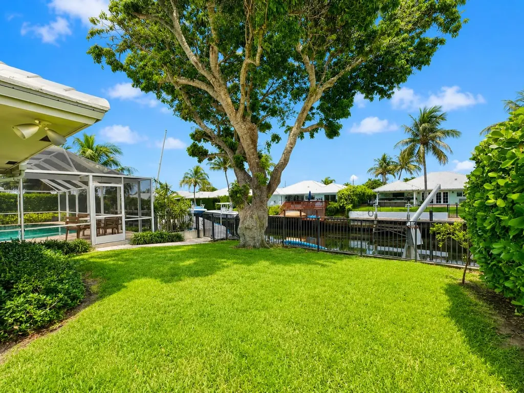 1111 SW Pepperridge Terrace Boca Raton FL 33486