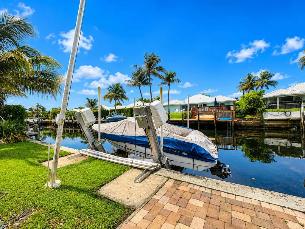 1111 SW Pepperridge Terrace Boca Raton FL 33486