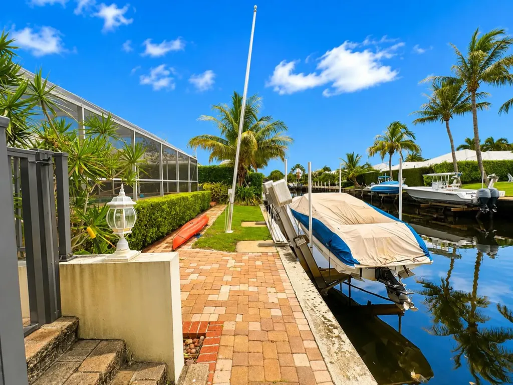 1111 SW Pepperridge Terrace Boca Raton FL 33486