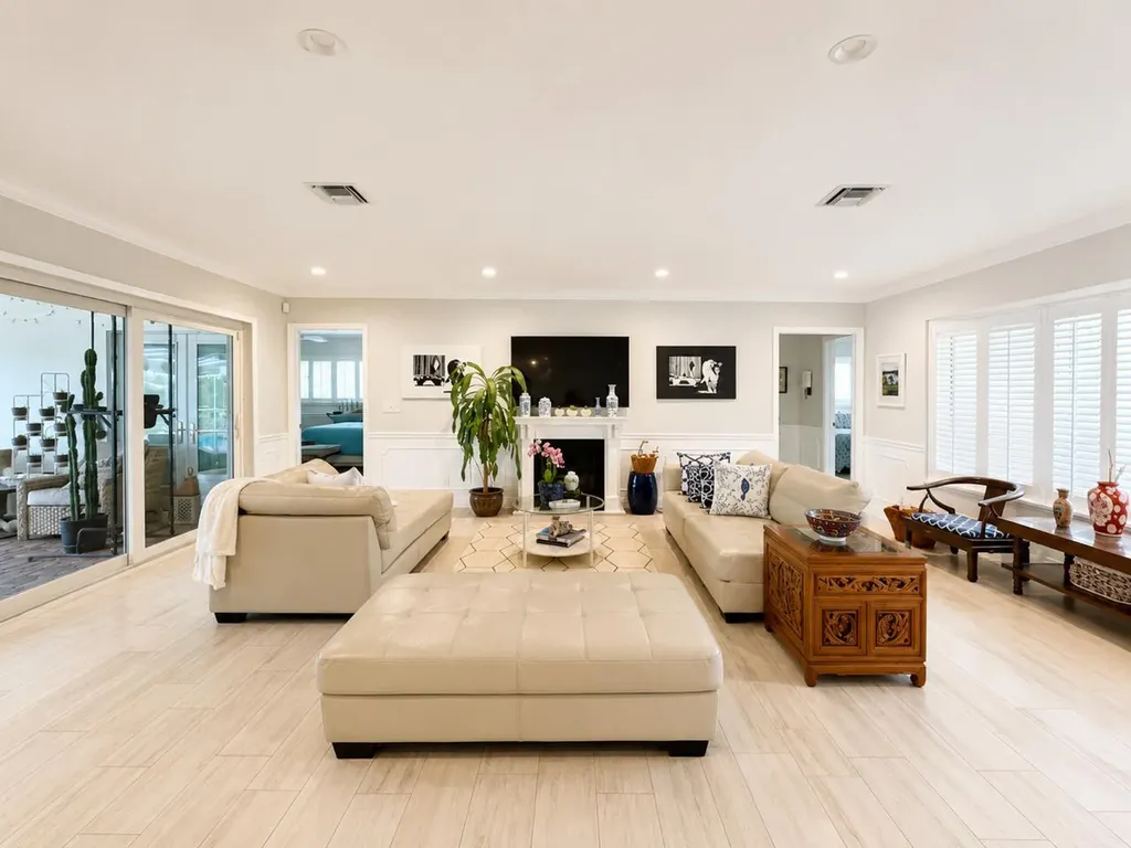 1111 SW Pepperridge Terrace Boca Raton FL 33486