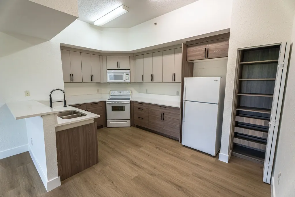 2801 Riverside Drive Coral Springs FL 33065