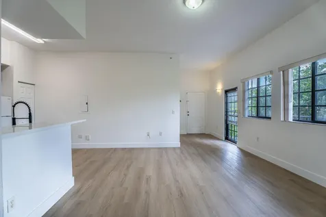 2801 Riverside Drive Coral Springs FL 33065