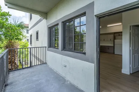 2801 Riverside Drive Coral Springs FL 33065