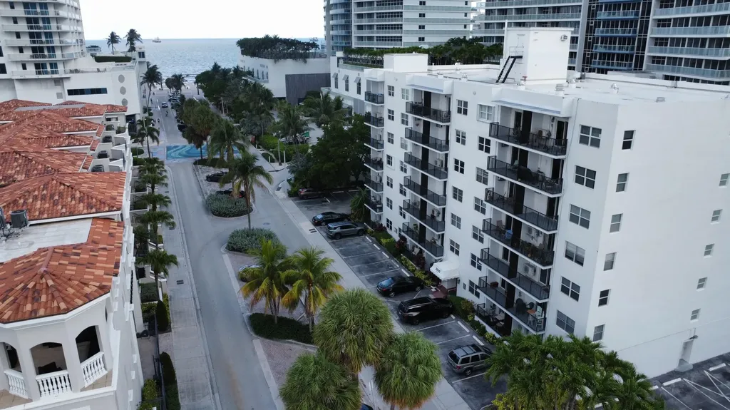 3000 Riomar Street Fort Lauderdale FL 33304