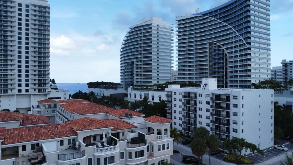 3000 Riomar Street Fort Lauderdale FL 33304