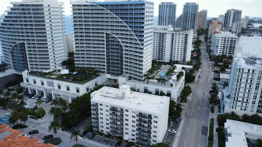3000 Riomar Street Fort Lauderdale FL 33304
