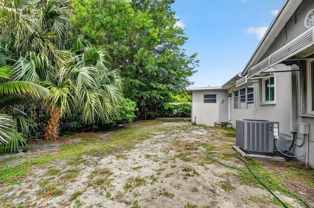 338 Edmor Road West Palm Beach FL 33405