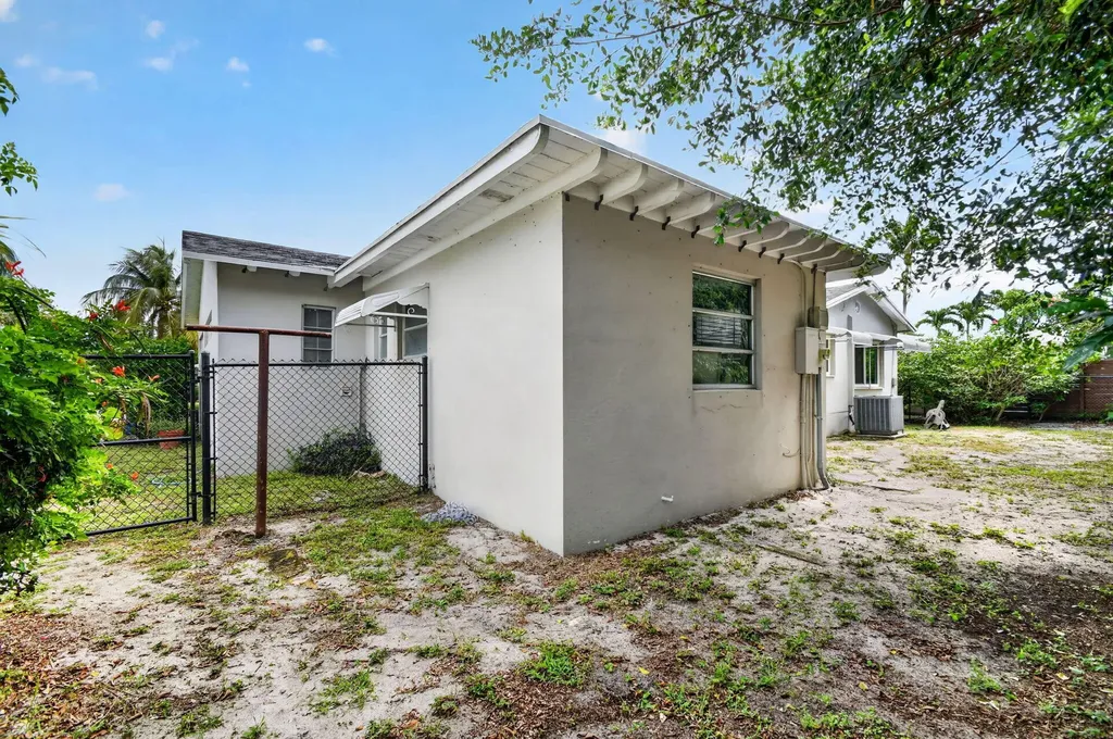 338 Edmor Road West Palm Beach FL 33405