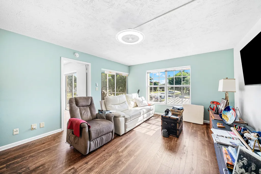 5540 Tamberlane Circle Palm Beach Gardens FL 33418