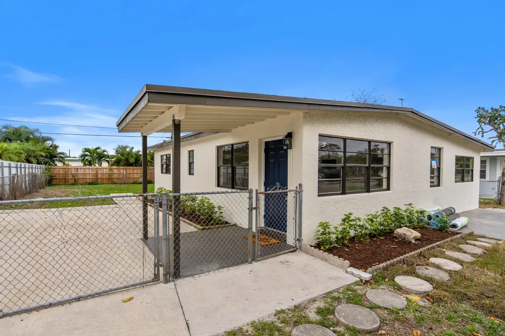2415 Lewis Road West Palm Beach FL 33415