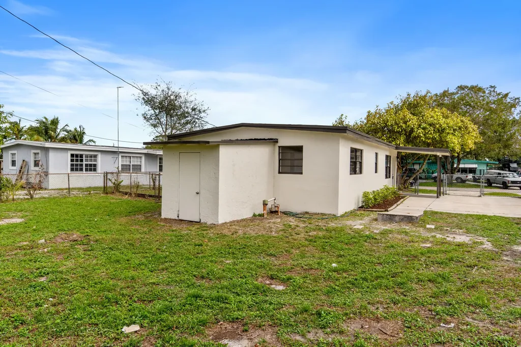 2415 Lewis Road West Palm Beach FL 33415