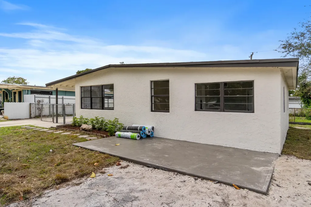 2415 Lewis Road West Palm Beach FL 33415