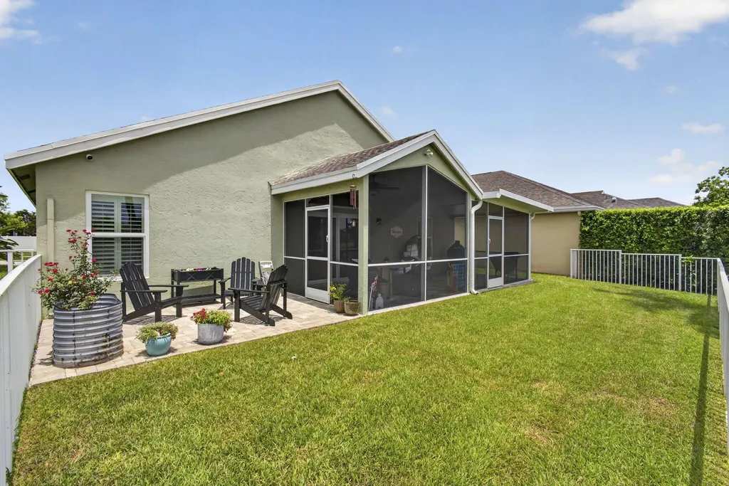 120 Saratoga Boulevard E Royal Palm Beach FL 33411