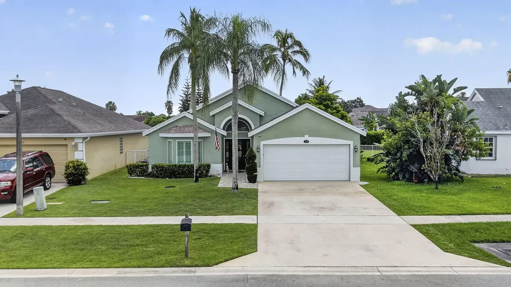 120 Saratoga Boulevard E Royal Palm Beach FL 33411