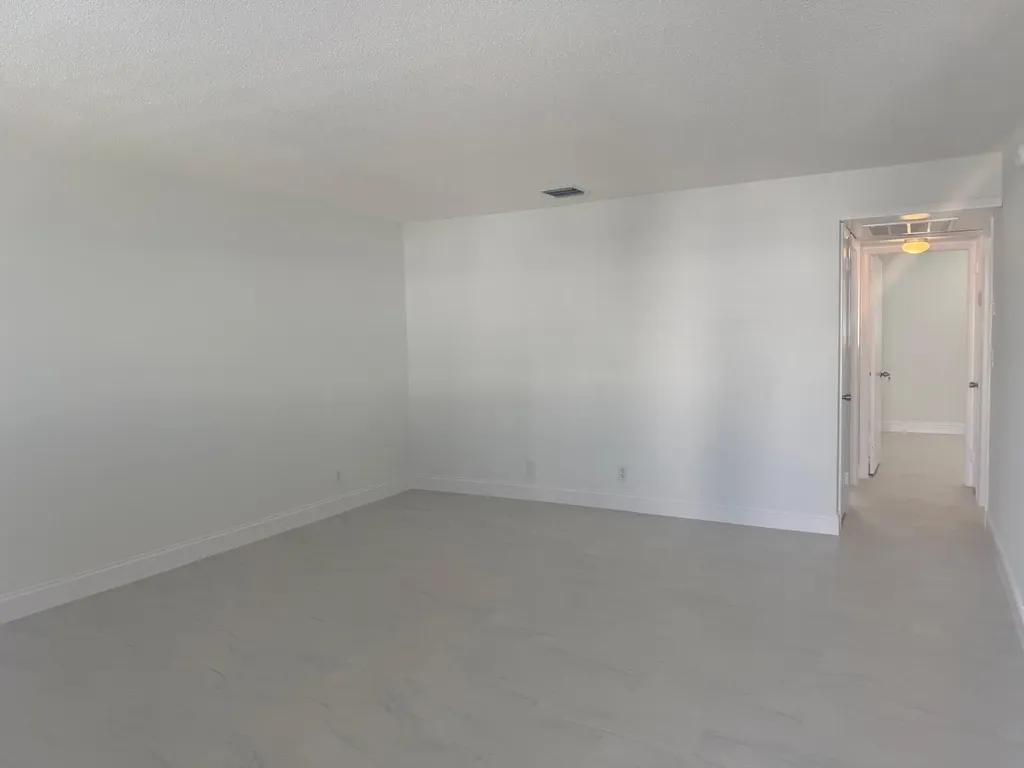 402 Lake Shore Drive West Palm Beach FL 33403