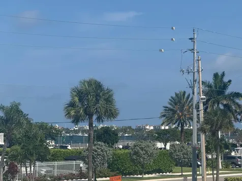 402 Lake Shore Drive West Palm Beach FL 33403