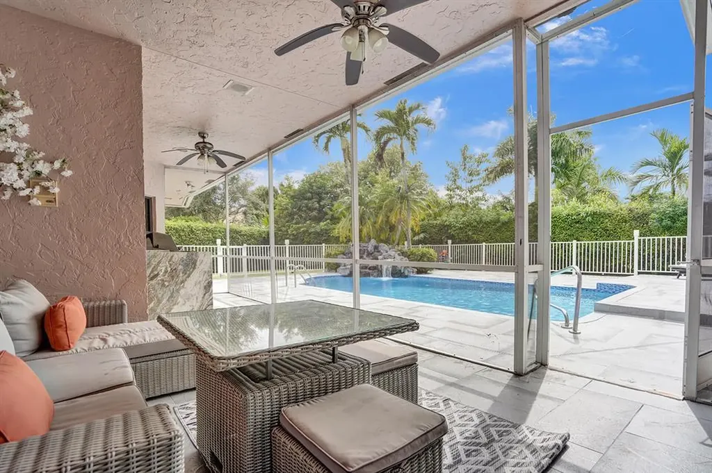 2150 Warwick Hills Way Coral Springs FL 33071