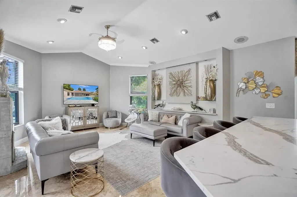 2150 Warwick Hills Way Coral Springs FL 33071