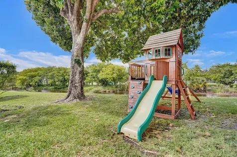 2150 Warwick Hills Way Coral Springs FL 33071