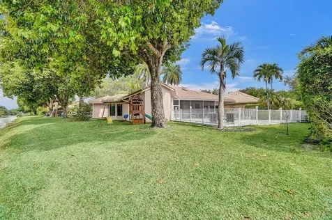 2150 Warwick Hills Way Coral Springs FL 33071