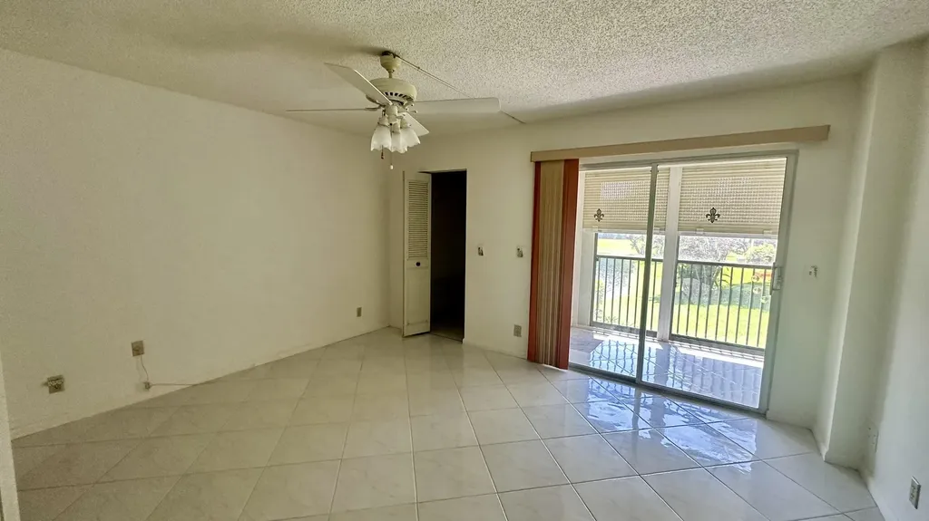 6585 Kensington Lane Delray Beach FL 33446