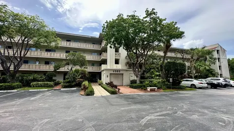 6585 Kensington Lane Delray Beach FL 33446