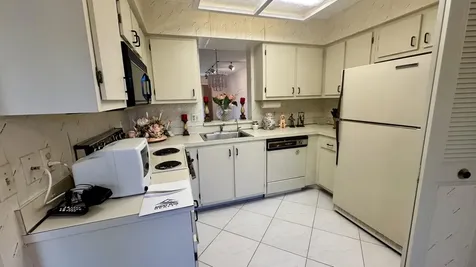 6585 Kensington Lane Delray Beach FL 33446